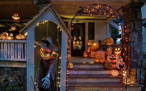 Embrace the Darkness: Transforming Your Mafic Tree House into a Halloween Haven
